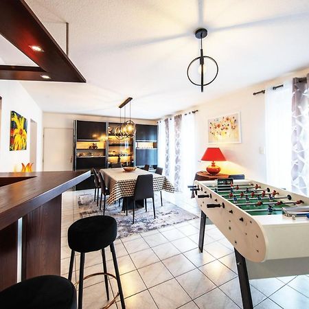La Coquette ! Maison Au Coeur De La Bresse Avec Veranda Barbecue Garage Baby-Foot Et Barre De Son Luaran gambar