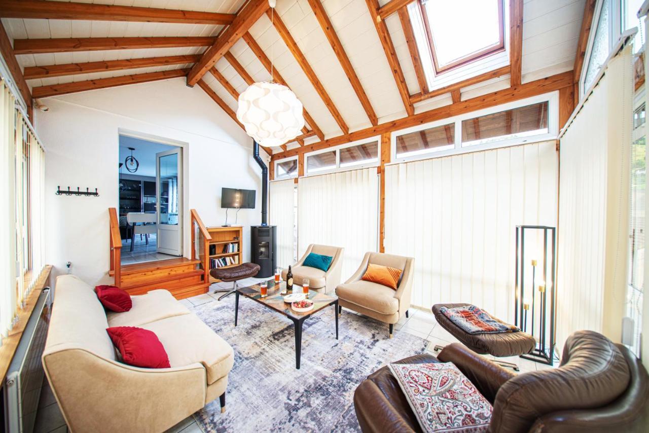 La Coquette ! Maison Au Coeur De La Bresse Avec Veranda Barbecue Garage Baby-Foot Et Barre De Son Luaran gambar