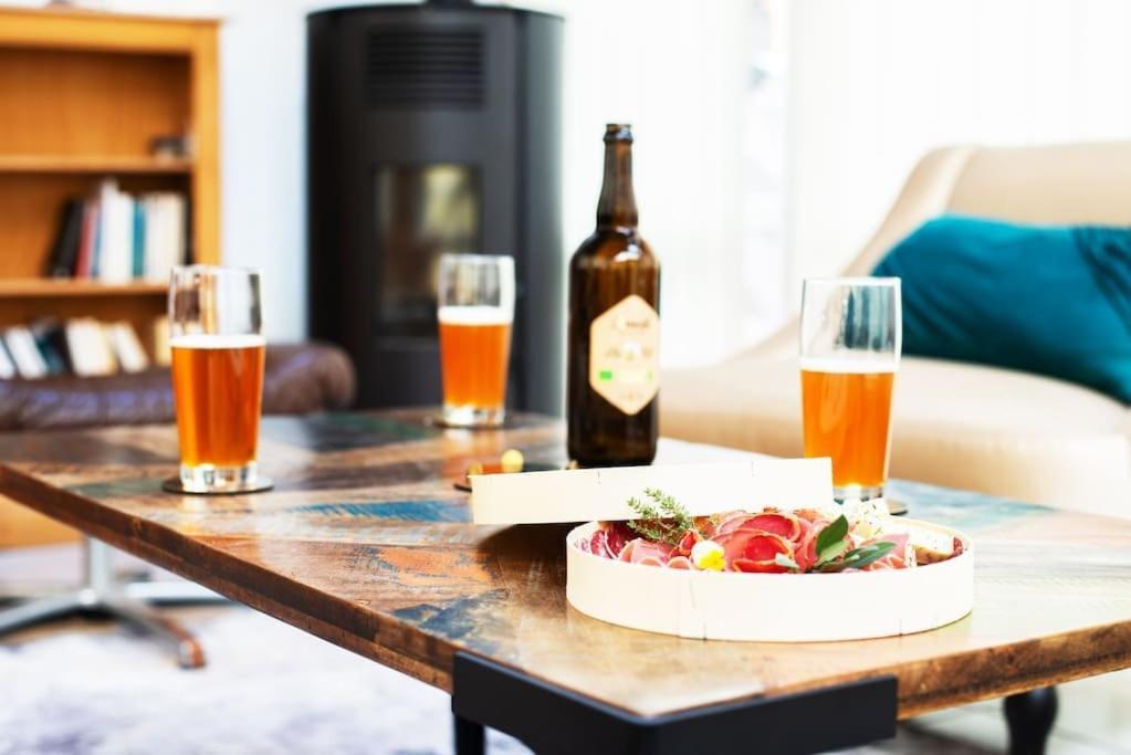 La Coquette ! Maison Au Coeur De La Bresse Avec Veranda Barbecue Garage Baby-Foot Et Barre De Son Luaran gambar