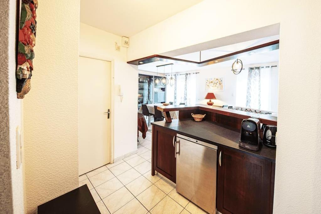 La Coquette ! Maison Au Coeur De La Bresse Avec Veranda Barbecue Garage Baby-Foot Et Barre De Son Luaran gambar